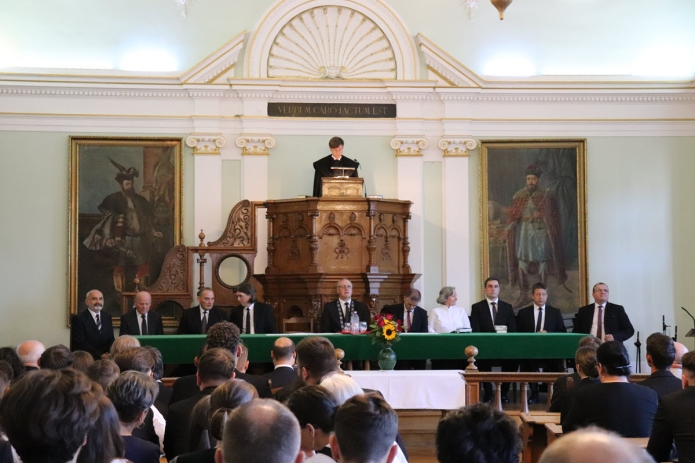 Akadémiai ünnepély Tasnádi István szolgálatával