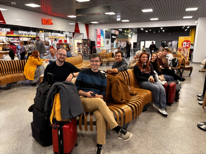 A kolozsvári teológus hallgatók felszállás előtt