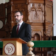 Kolumbán Vilmos József rektor köszönti az Adorjáni Zoltán tiszteletére egybegyűlteket